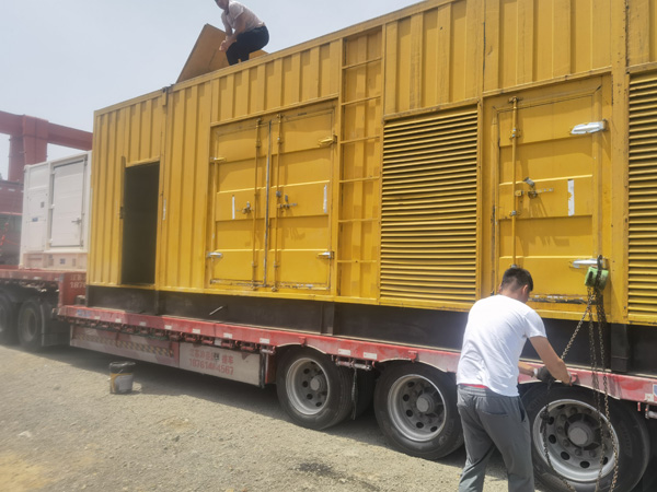 君山除了负载情况和发动机维护，还有哪些因素会影响 200kw 柴油发电机的油耗？